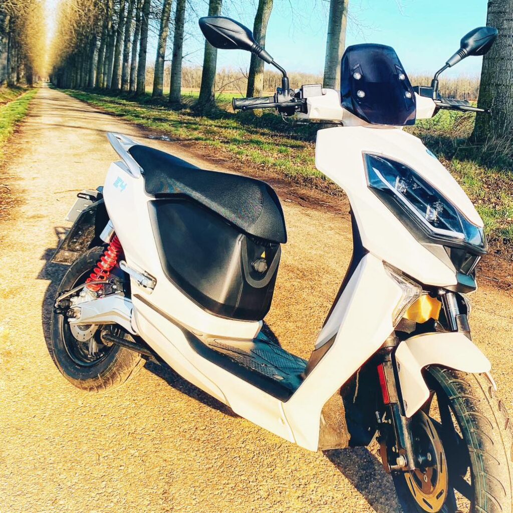 Lifan E4 scooter - Lifancenter.be -002